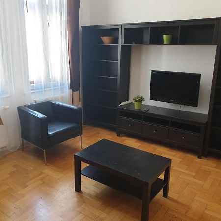 Cozy Downtown Apartment Budapest Exterior photo