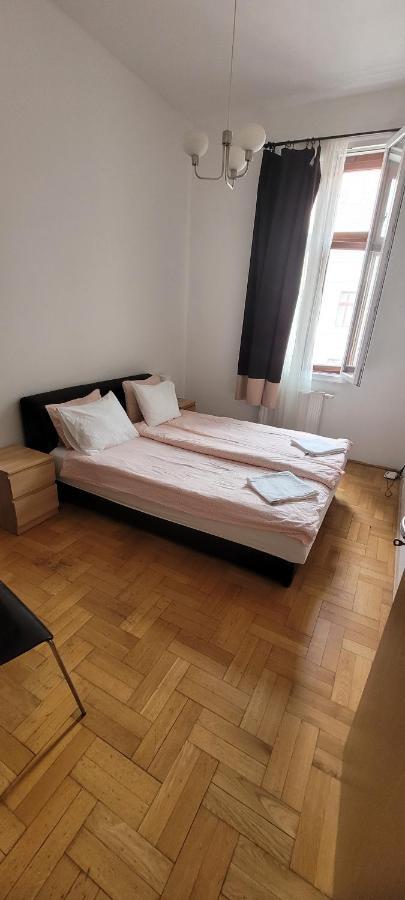 Cozy Downtown Apartment Budapest Exterior photo